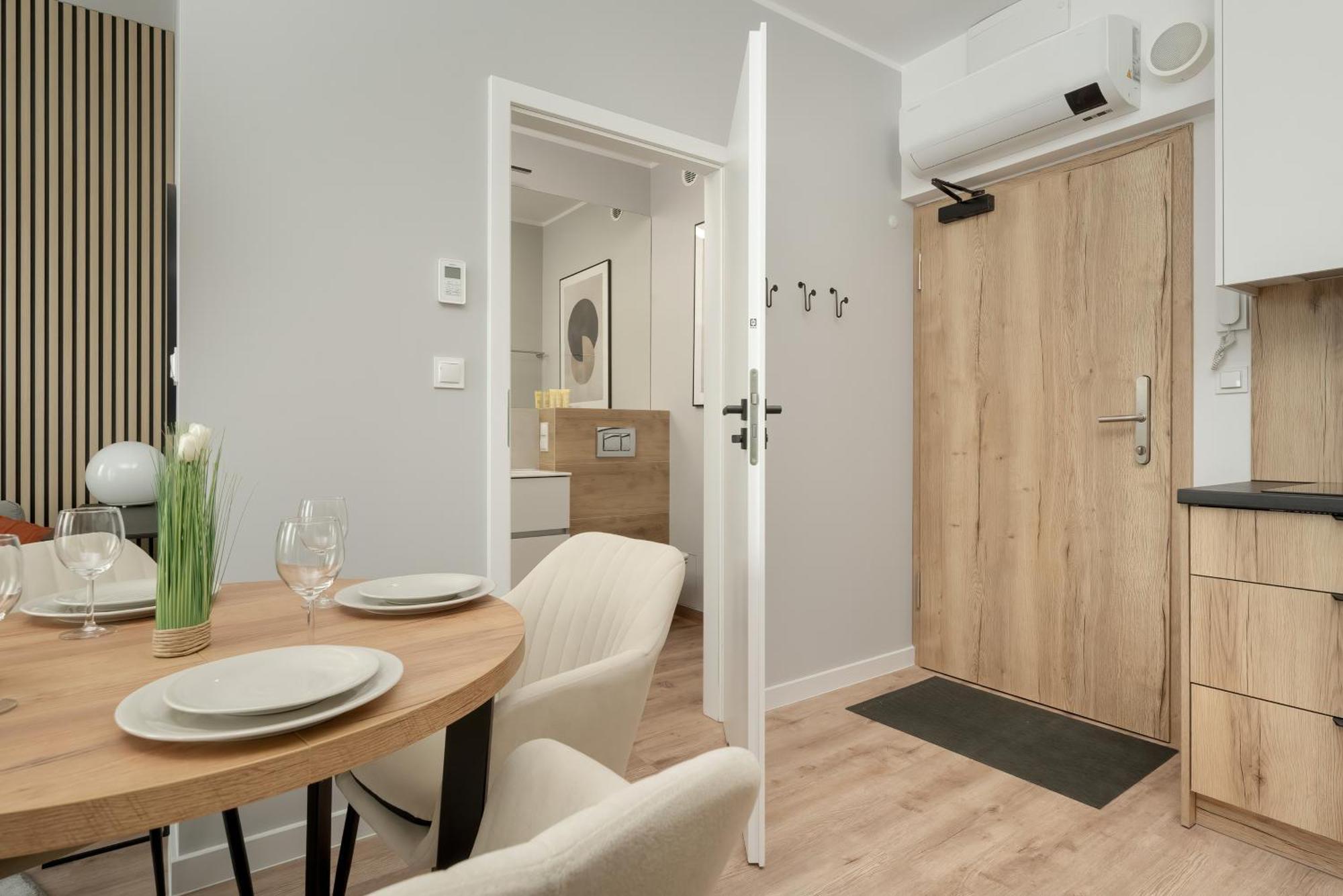 Apartamenty Zwycieska Z Klimatyzacja, Free Garage Wroclaw By Noclegi Renters Extérieur photo